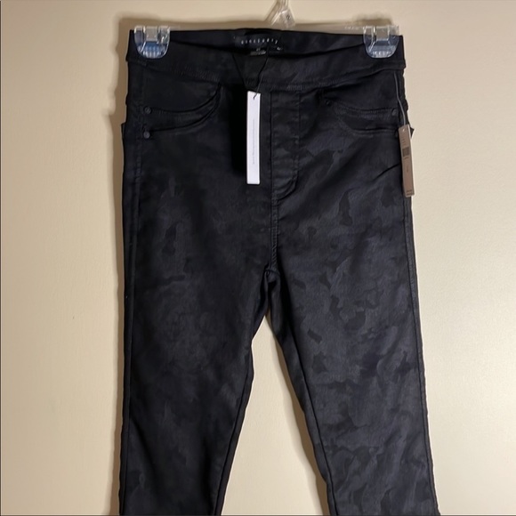 NWT Sanctuary Denim Snake Print Ankle Jeans - Picture 3 of 3